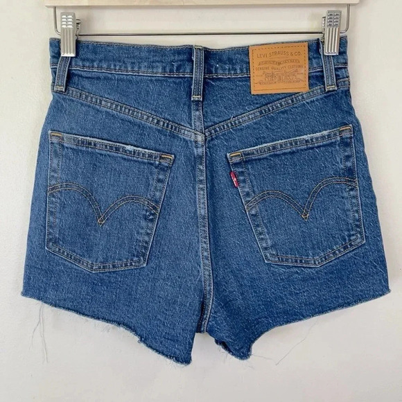 Levi's Ribcage Distressed Mid Thigh Medium Wash Frayed Hem Jean Shorts - Picture 16 of 16